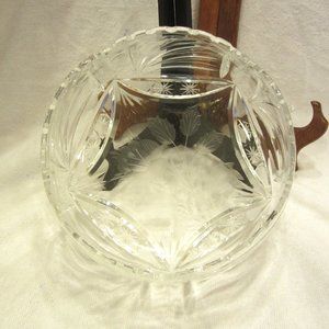 VTG CRYSTAL BOWL, DEEP CUT, LOTS OF BLING, FLOWER ON BOTTOM